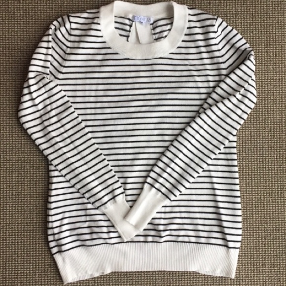Eight 18 Sweaters - Gorgeous soft sweater